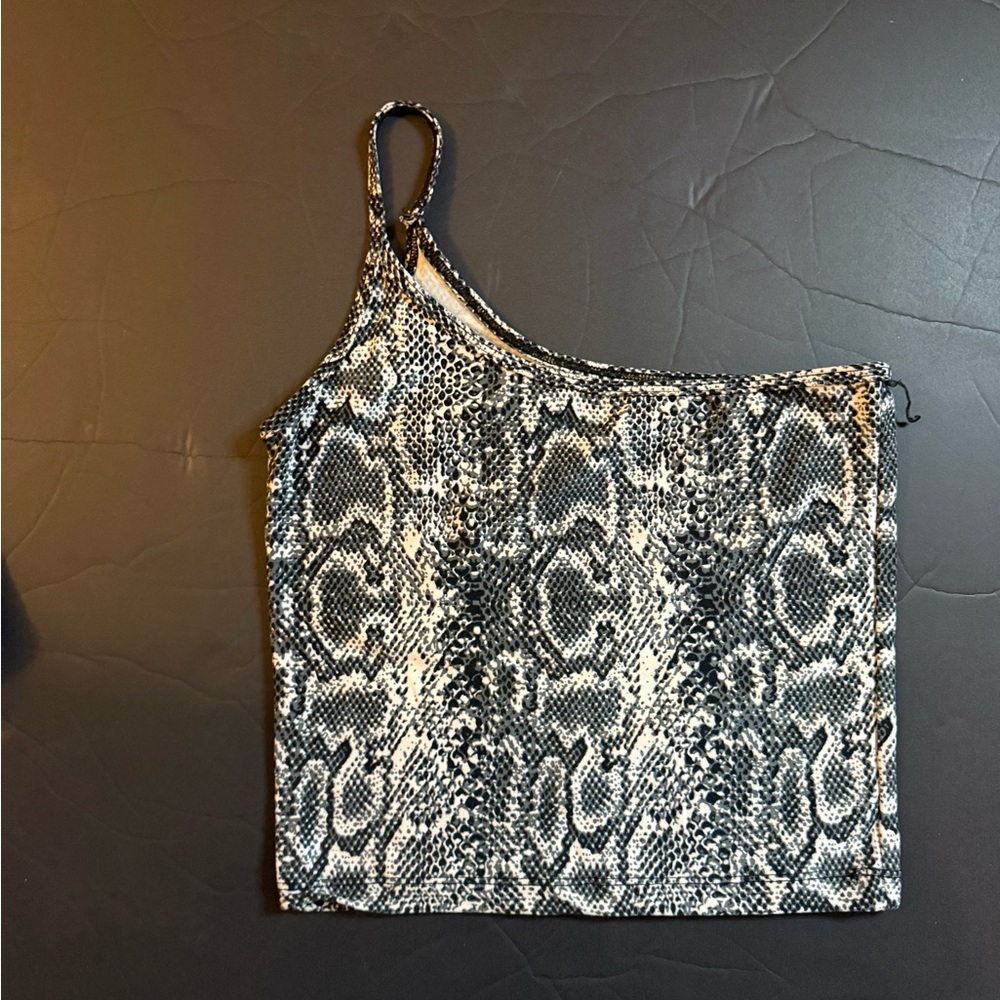 SHEIN Black and White Snake Print Crop Top